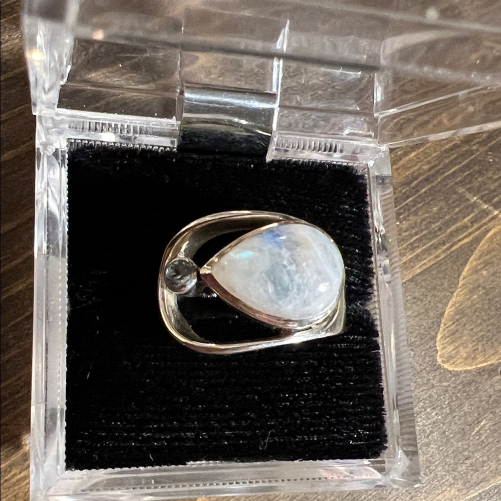 Elegant 925 Silver Ring size 9 with Moonstone and small Blue Topaz